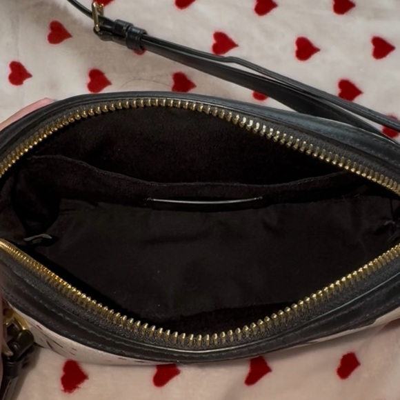 Coach Crossbody Black and White Crayon Heart Print Women's Bag - Picture 5 of 5